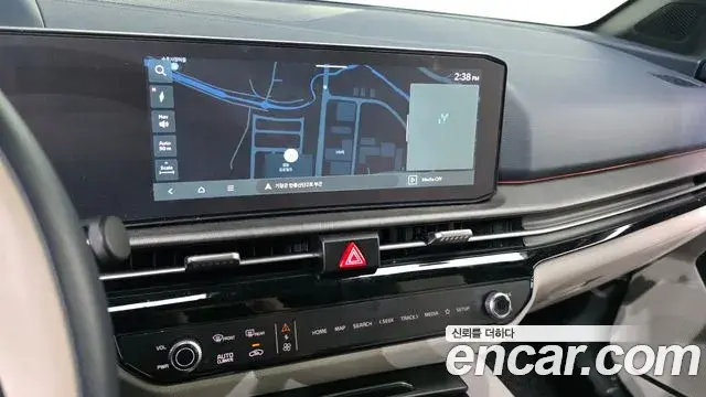 Kia Sportage 2025 — Photo 17/34