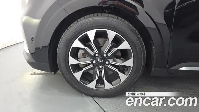 Kia Carnival 2021 — Photo 5/20