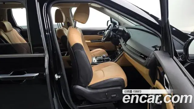 Kia Carnival 2021 — Photo 11/20
