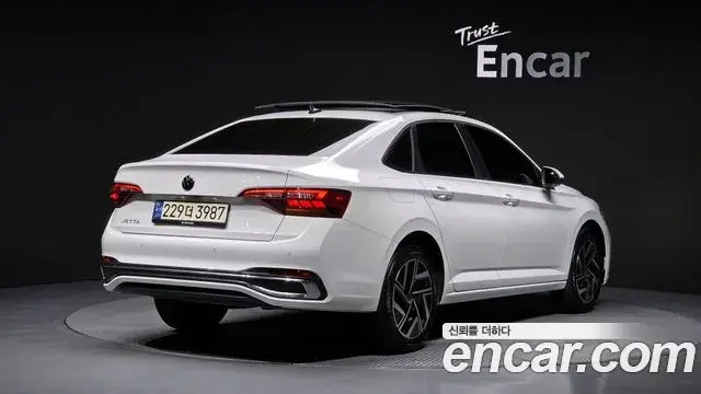 Volkswagen Jetta 2023 — Şəkil 17/20