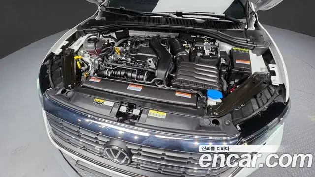 Volkswagen Jetta 2023 — Şəkil 18/20