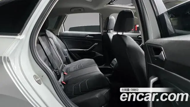 Volkswagen Jetta 2023 — Şəkil 15/20
