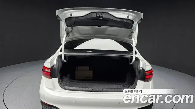 Volkswagen Jetta 2023 — Şəkil 11/20