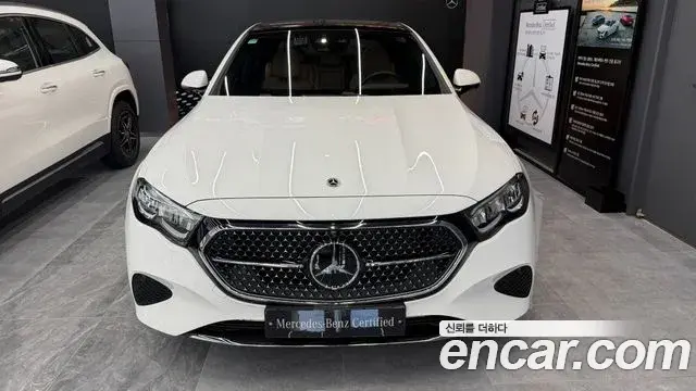 Mercedes-Benz E-Class 2025 — Фото 13/13