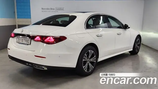Mercedes-Benz E-Class 2025 — Фото 1/20