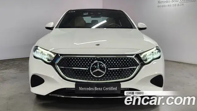 Mercedes-Benz E-Class 2025 — Фото 2/20