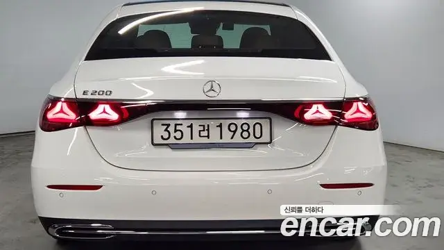 Mercedes-Benz E-Class 2025 — Фото 3/20