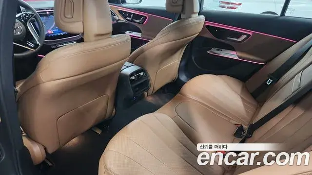 Mercedes-Benz E-Class 2025 — Фото 8/20