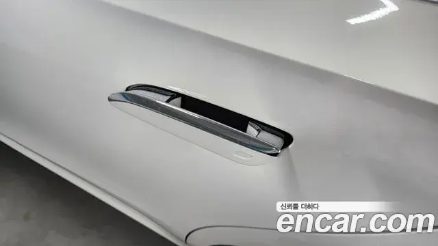 Mercedes-Benz E-Class 2025 — Фото 14/20
