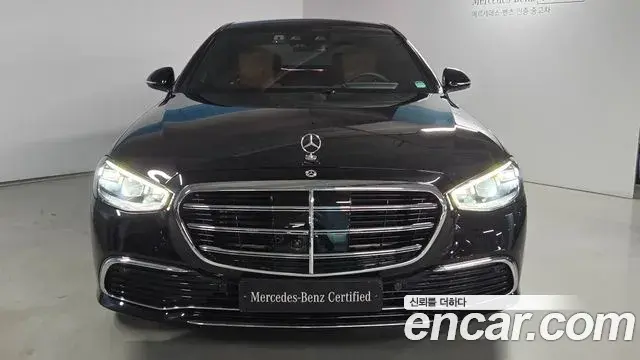 Mercedes-Benz S-Class 2025 — Photo 1/15