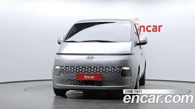 Hyundai Staria 2022 — Photo 3/20