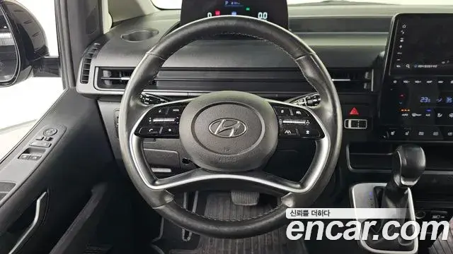 Hyundai Staria 2022 — Photo 13/20