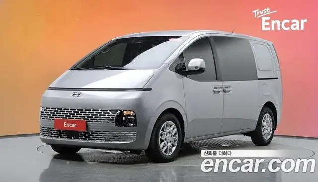 Hyundai Staria 2022 — Photo 1/20