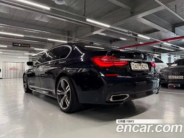 BMW 7 Series 2019 — Photo 9/20