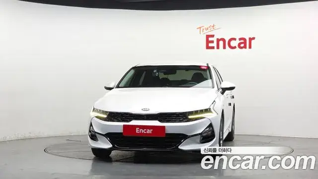 Kia K5 2021 — ფოტო 8/20