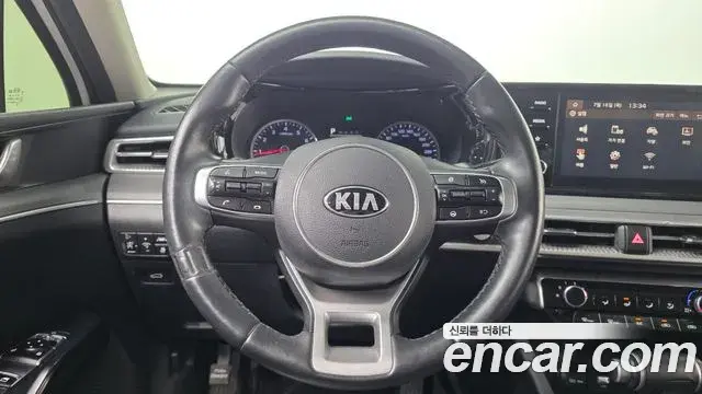 Kia K5 2021 — ფოტო 11/20