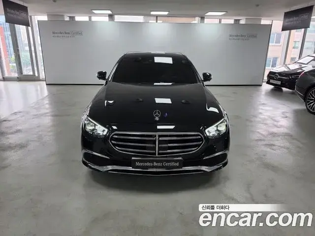 Mercedes-Benz E-Class 2023 — Фото 2/18