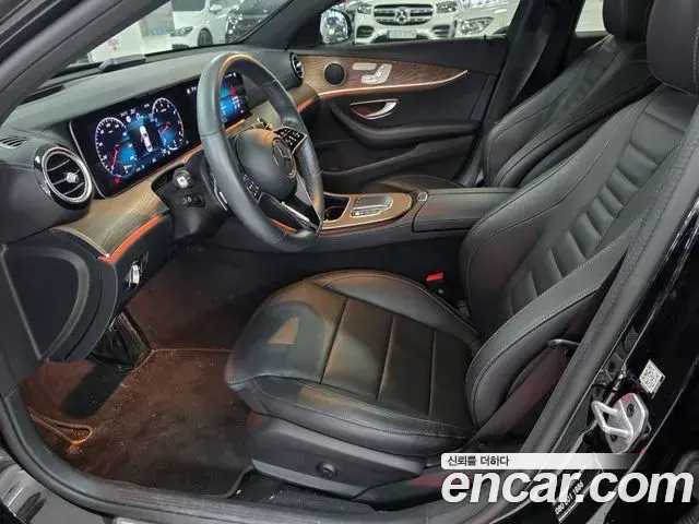 Mercedes-Benz E-Class 2023 — Фото 14/18