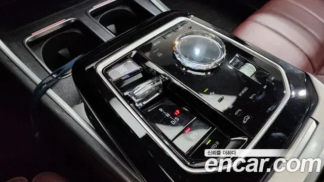 BMW 7 Series 2024 — ფოტო 29/36