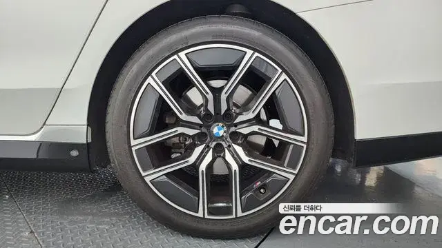 BMW 7 Series 2024 — ფოტო 6/36