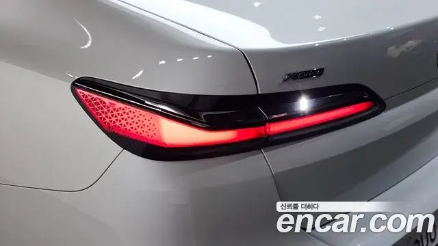 BMW 7 Series 2024 — ფოტო 14/36