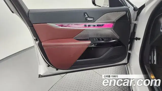 BMW 7 Series 2024 — ფოტო 9/36