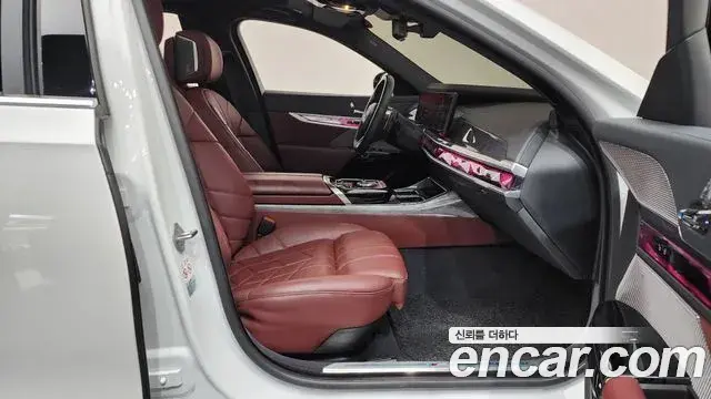 BMW 7 Series 2024 — ფოტო 28/36