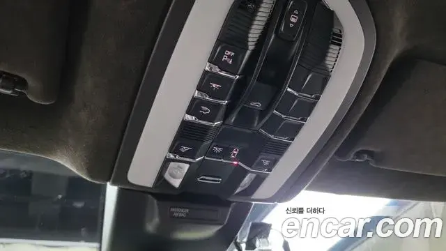 Porsche Macan 2020 — Фото 16/20
