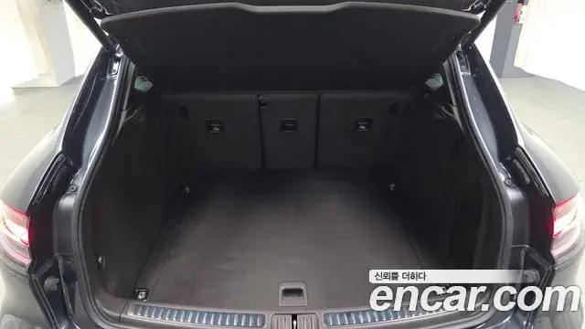 Porsche Macan 2020 — Фото 17/20