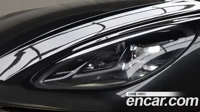 Porsche Macan 2020 — ფოტო 19/30