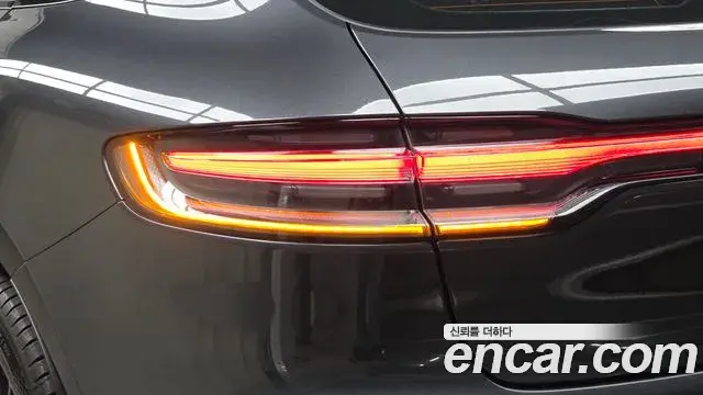 Porsche Macan 2020 — ფოტო 27/30