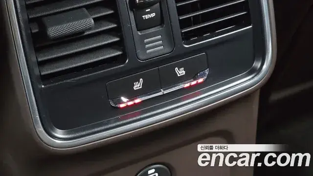 Porsche Macan 2020 — ფოტო 11/30