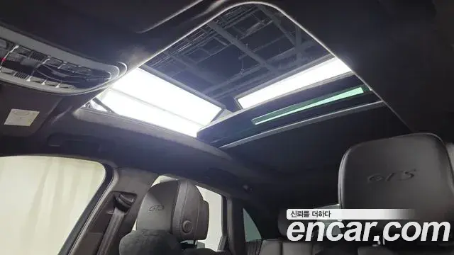 Porsche Macan 2020 — ფოტო 13/30