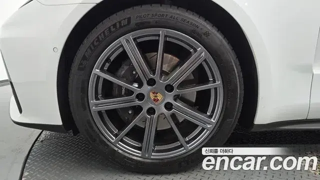 Porsche Panamera 2024 — Photo 24/36