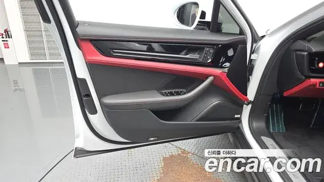Porsche Panamera 2024 — Photo 8/36