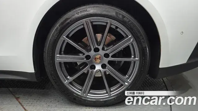 Porsche Panamera 2024 — Photo 19/36