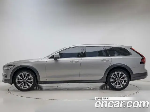Volvo V90 Cross Country 2023 — ფოტო 7/19