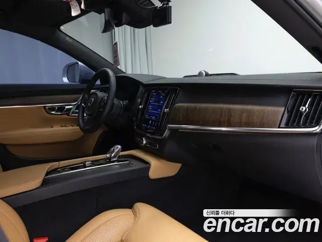 Volvo V90 Cross Country 2023 — ფოტო 10/19