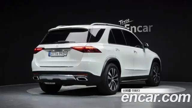 Mercedes-Benz GLE-Class 2024 — Фото 2/20