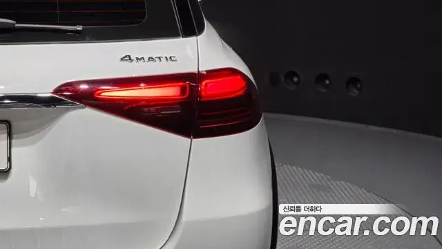 Mercedes-Benz GLE-Class 2024 — ფოტო 19/38