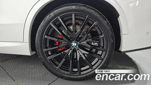 BMW X5 2025 — Photo 22/35