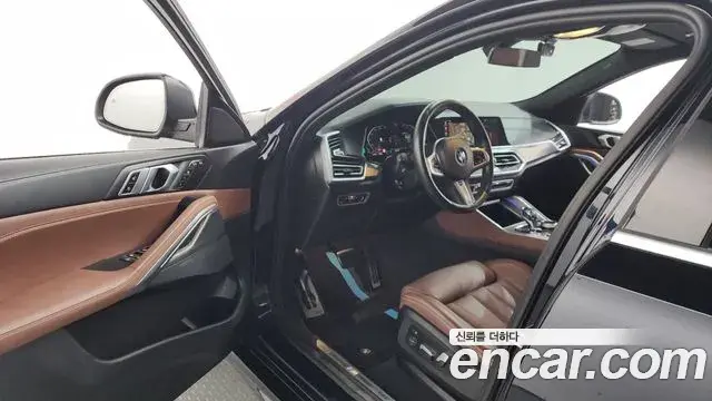 BMW X6 2022 — Photo 19/34