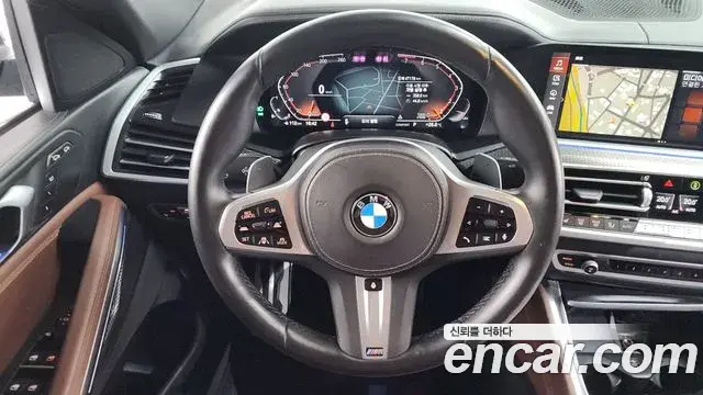 BMW X6 2022 — Photo 22/34