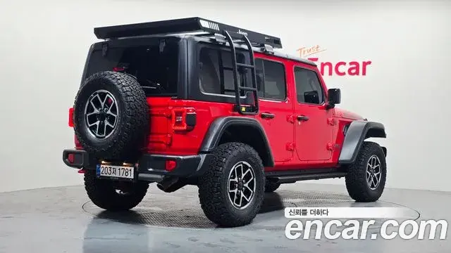 Jeep Wrangler 2025 — Şəkil 28/33