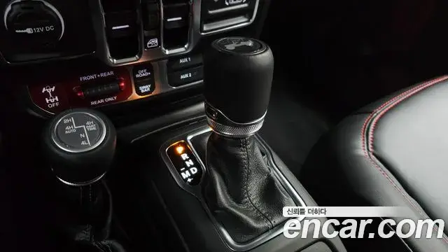 Jeep Wrangler 2025 — Şəkil 13/33