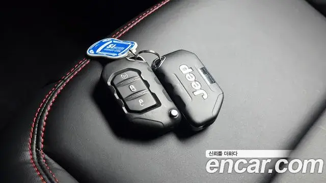 Jeep Wrangler 2025 — Şəkil 16/33