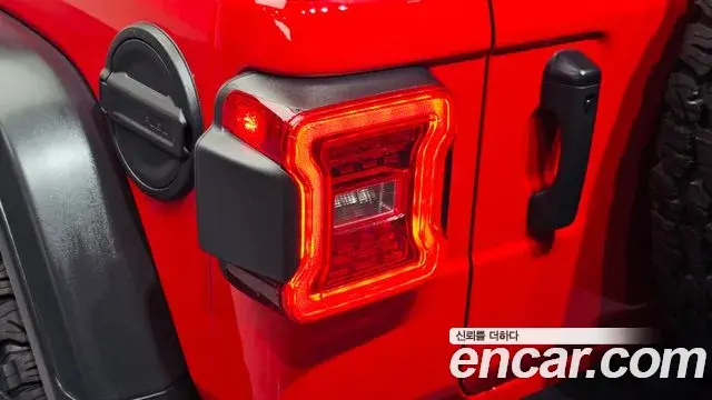 Jeep Wrangler 2025 — Şəkil 25/33