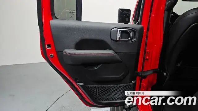 Jeep Wrangler 2025 — Şəkil 9/33