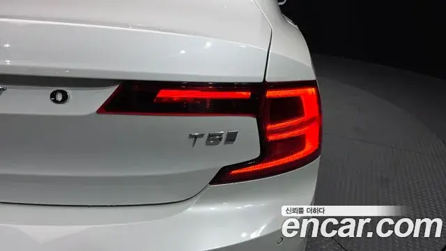 Volvo S90 2020 — ფოტო 16/34