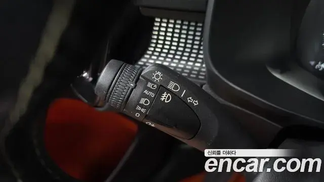 Volvo XC40 2021 — Şəkil 8/30